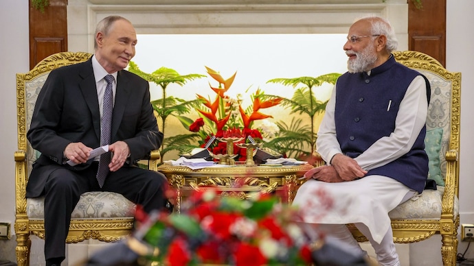 ‘Doon Chetin’, ‘Sheermal’ add Kashmiri flavour to Russian President’s state dinner at Rashtrapati Bhavan