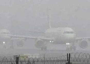 Cold morning and dense fog disrupt normal movement in Jammu, Three morning flights delayed