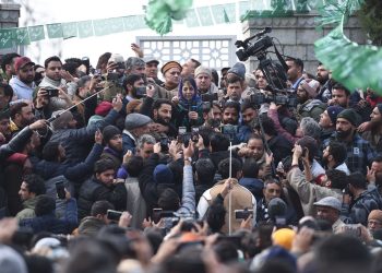 Invoke Mufti Sayeed’s vision to heal Kashmir’s wounds: Mehbooba Mufti
