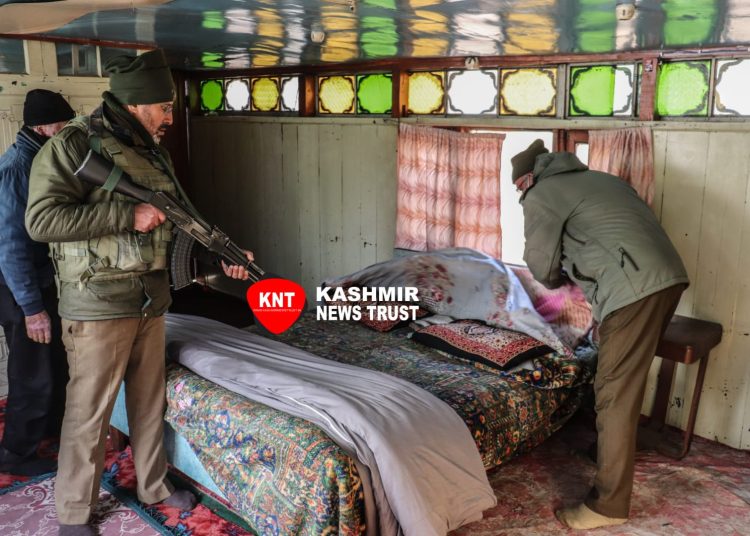 Houseboats on Jhelum Searched as Security Drill Intensifies in Srinagar