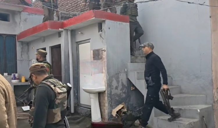 SOG, Police Launch House-to-House Searches in Bari Brahmana Industrial Area
