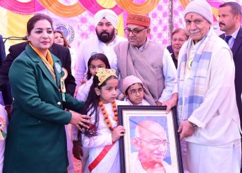 LG pays tributes to Mahatma Gandhi on Punyatithi