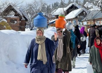 Water crisis forces women to trek 3 km daily in Shopian villages