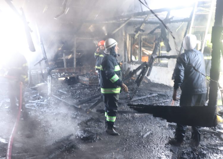Fire Partially Damages Two Residential Houses in Srinagar’s Padshahi Bagh Area