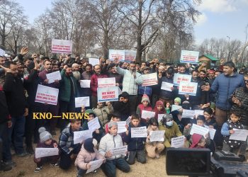 Families, children join EJAC sit-in seeking regularisation of workers in Srinagar