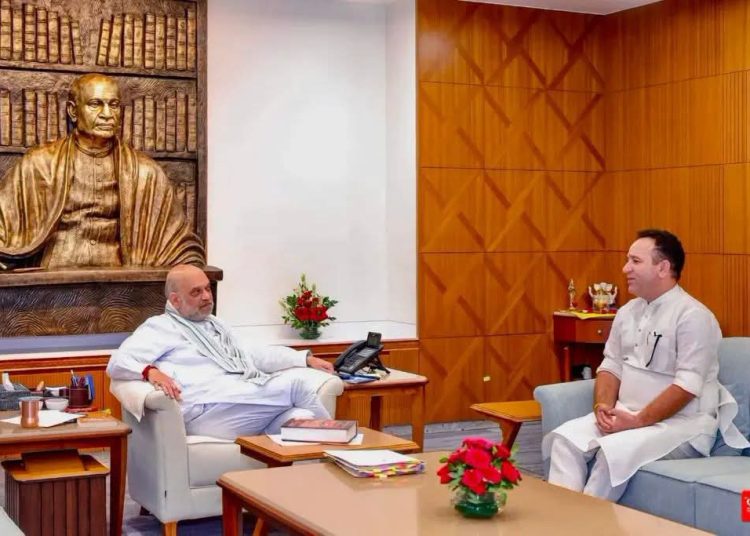 LoP Sharma meets Home Minister in Delhi